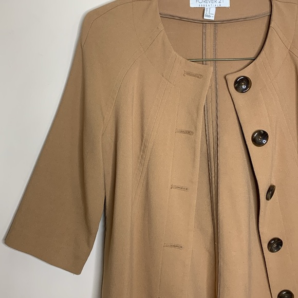 Forever 21 | Tan Large Brown Button Pocket Coat | 3/4 Sleeve Top | Classic Retro - Picture 2 of 8